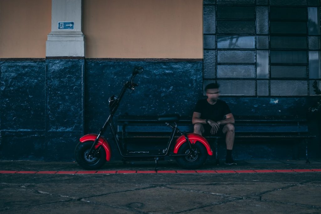 souscrivez une assurance pour trottinette électrique et protégez-vous contre les accidents, le vol et les dommages. découvrez nos conseils pour choisir la meilleure couverture adaptée à vos besoins.