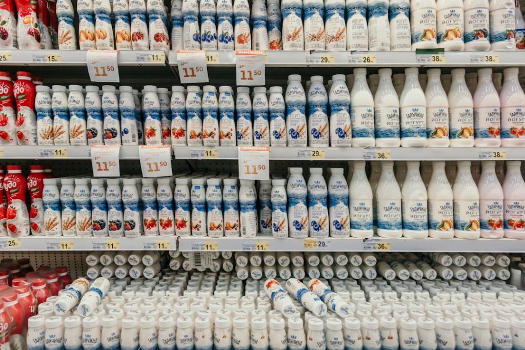 découvrez tout sur l'intolérance au lactose : causes, symptômes, aliments à éviter, conseils pour mieux vivre au quotidien et solutions pour remplacer le lactose.