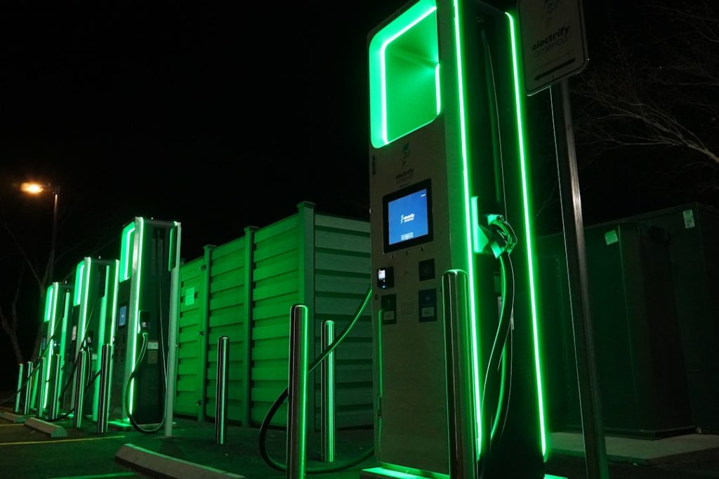 installation de stations de recharge pour véhicules électriques à domicile : solutions rapides, sûres et adaptées à vos besoins pour recharger efficacement votre ev.