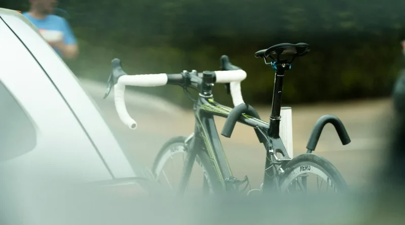 Quelle assurance auto choisir pour transporter son matériel de sport